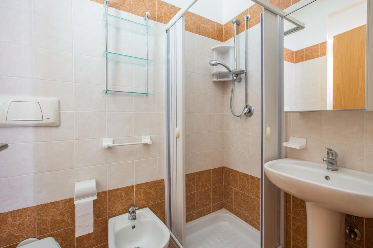 One Love Apartments Lupetto Ngoại thất bức ảnh